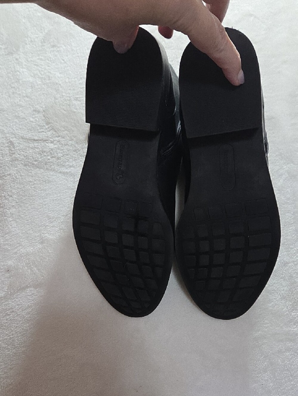 Bare Traps Black Leather Alona Boots with Side Zipper - Picture 6 of 7